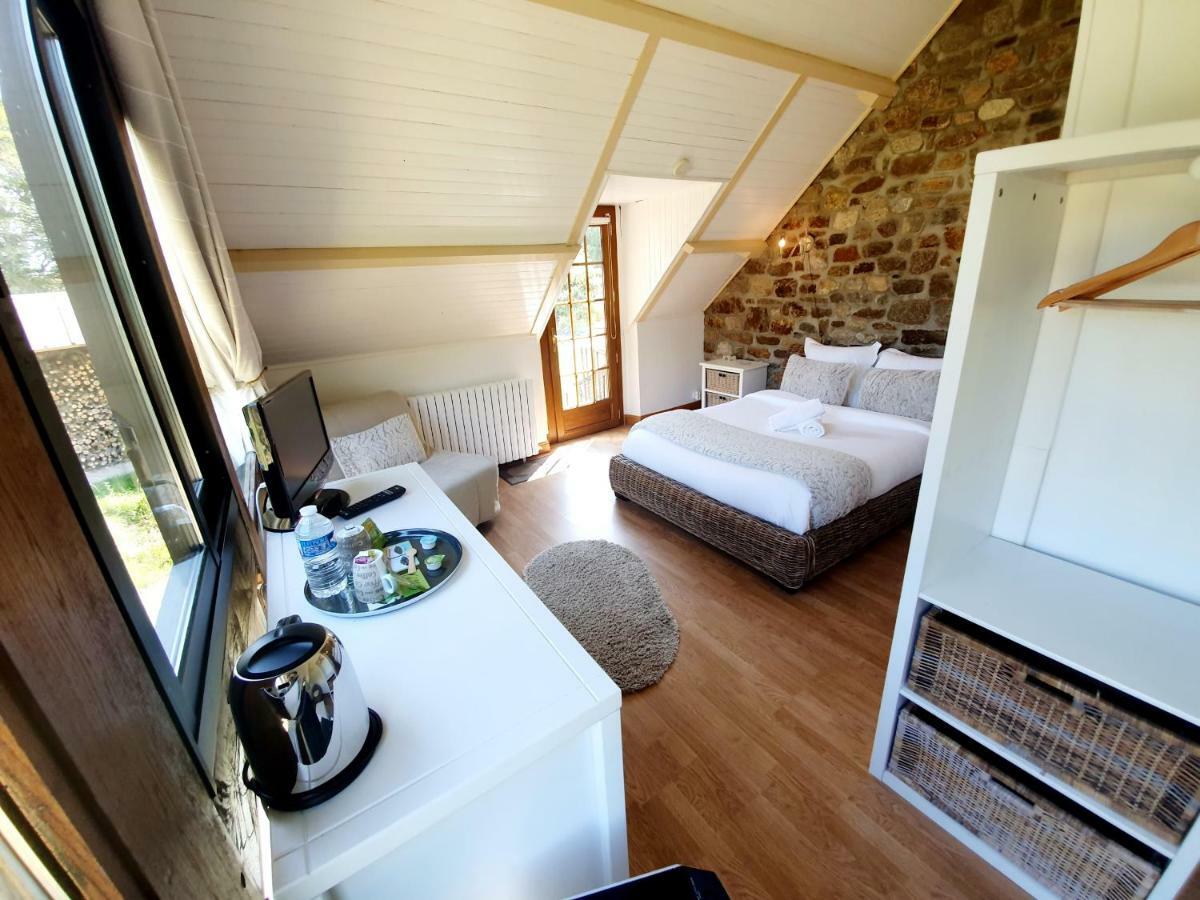 Le Petit Moulin Du Rouvre 호텔 Saint-Pierre-de-Plesguen 외부 사진